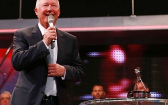 Alex Ferguson vẫn kiếm được tiền khủng sau khi nghỉ hưu